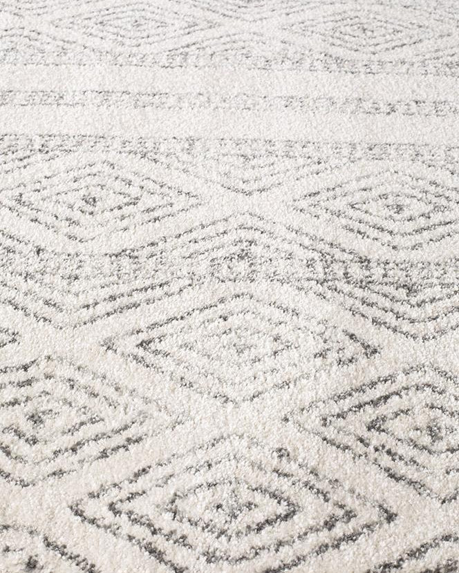 Oasis Salma White And Grey Tribal Round Rug