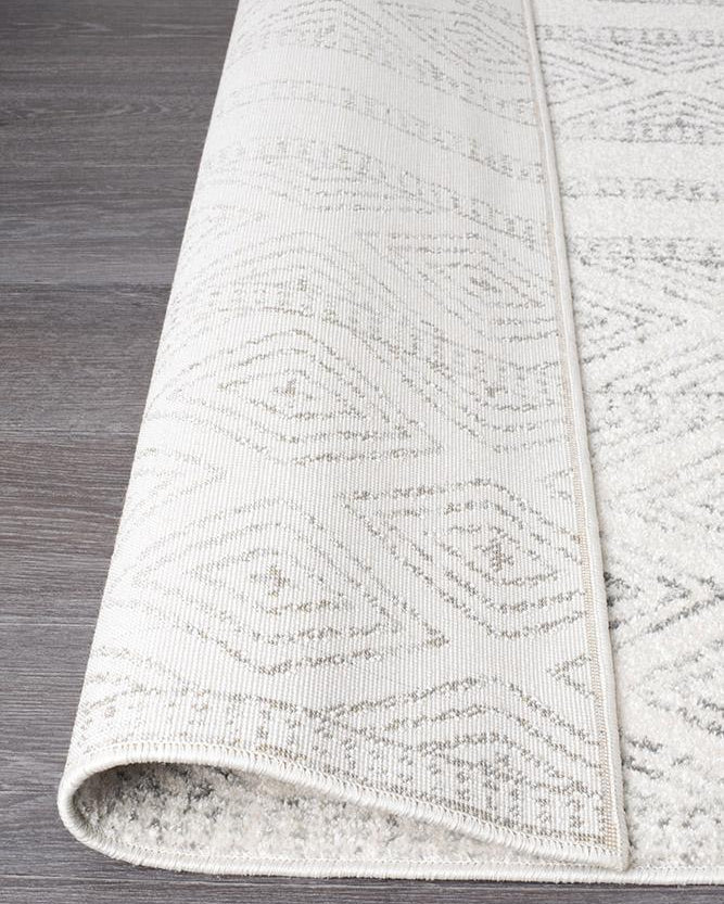 Oasis Salma White And Grey Tribal Rug