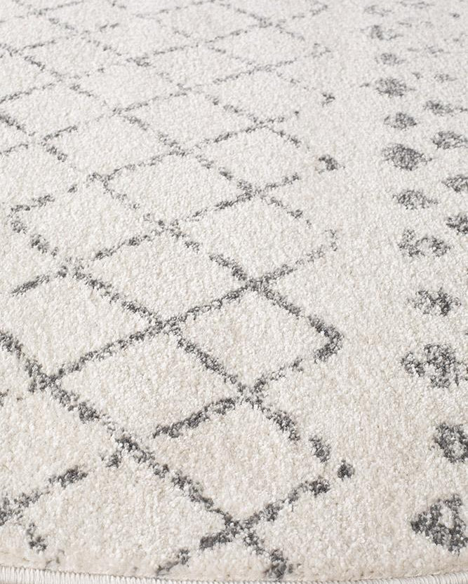 Oasis Selma White Grey Tribal Round Rug