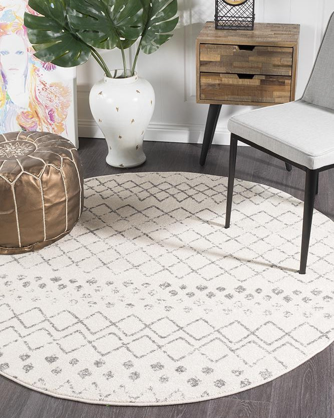Oasis Selma White Grey Tribal Round Rug
