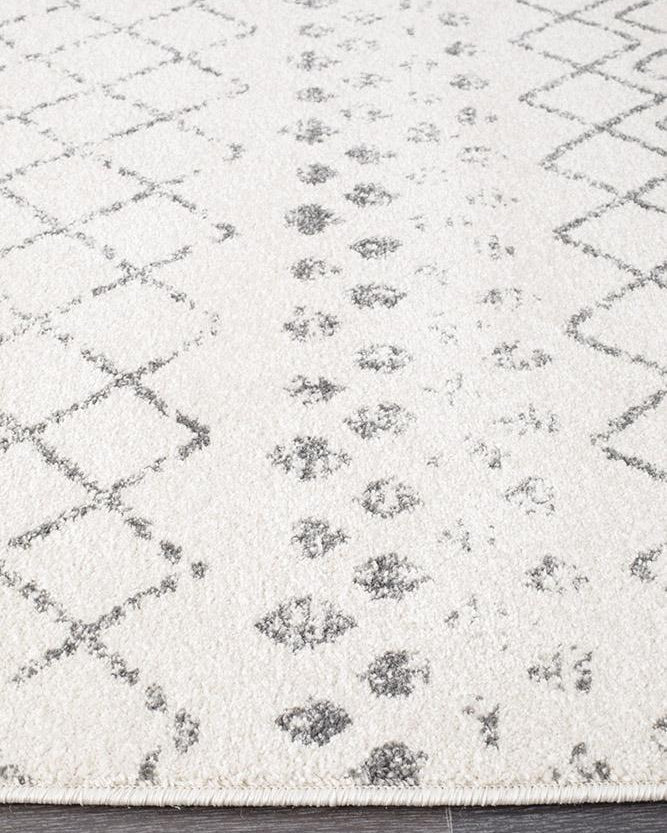 Oasis Selma White Grey Tribal Rug